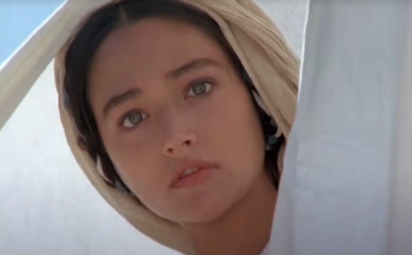 Olivia Hussey - Redes sociales 