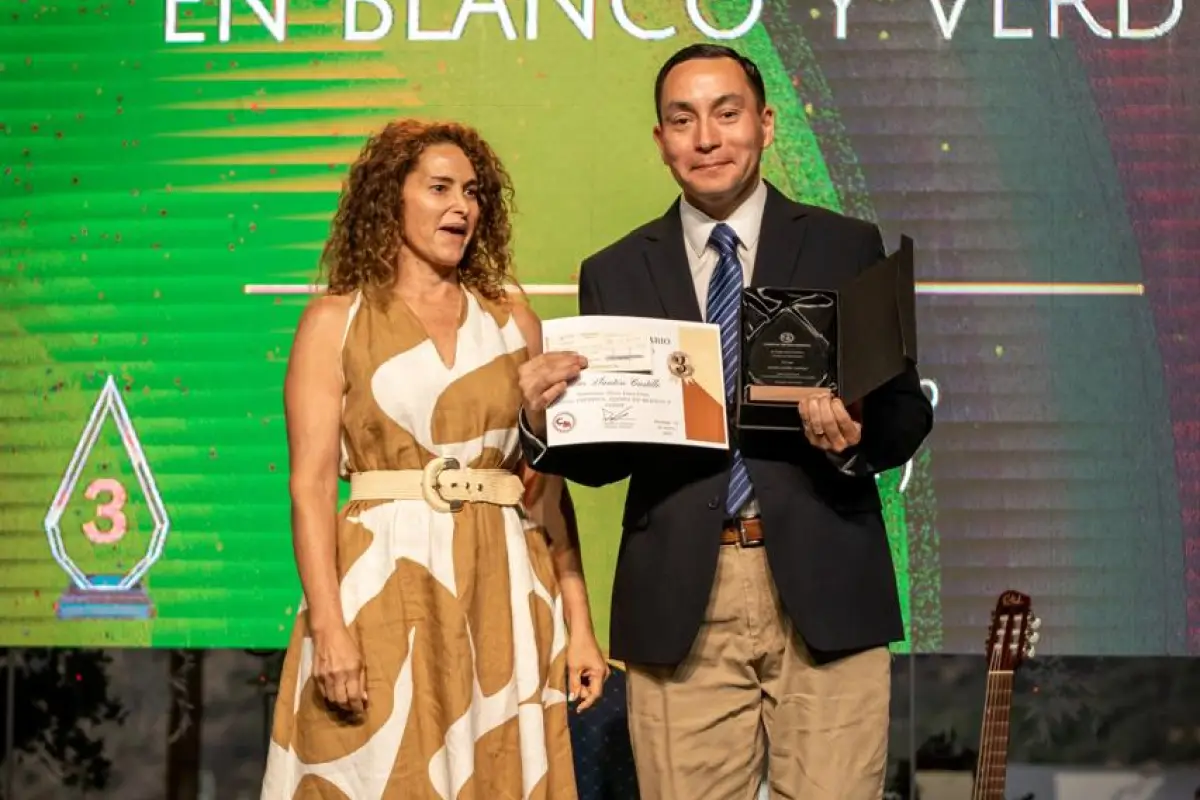 Un Carabinero con Pluma Literaria, Cedida