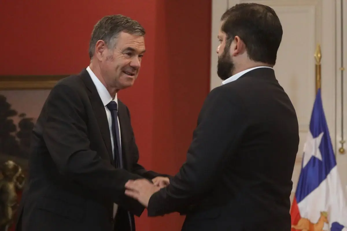 El senador Ossandón representará a Chile en el Vaticano, Agencia Uno