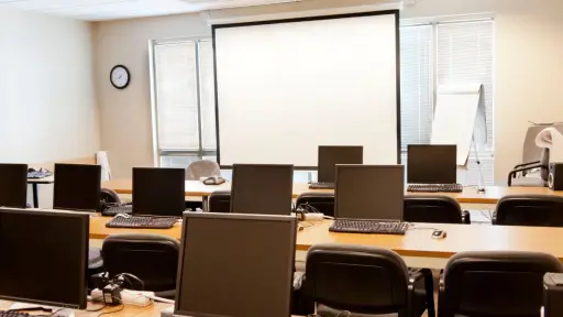Capacitación académica, Cedida