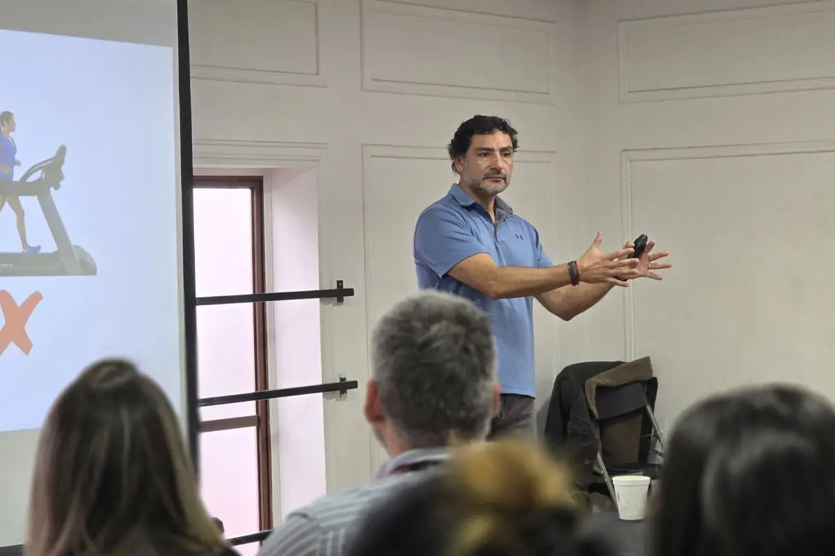 Imparten capacitación académica gratuita para profesionales de La Florida, Cedida