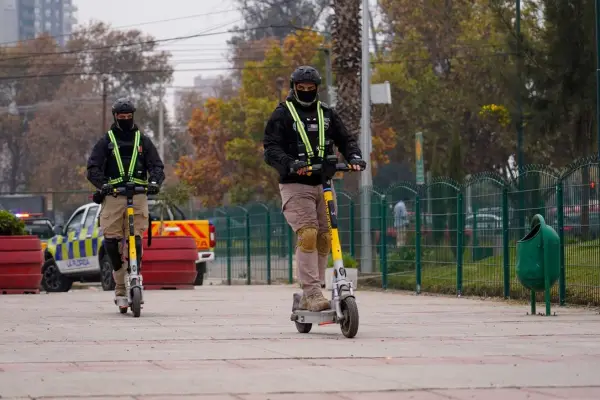 Seguridad arriba de un scooter en La Florida ,Cedida