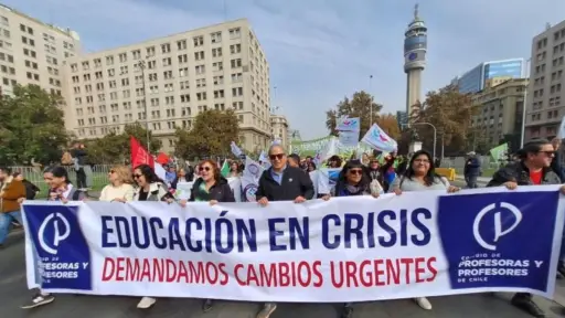 Paro de profesores en la Alameda de Santiago, red X
