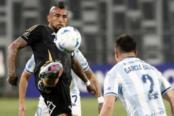 Colo Colo visita a Racing en Avellaneda ,Agencia Uno