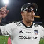 Jorge Almirón cuando era aplaudido por los hinchas albos, red X