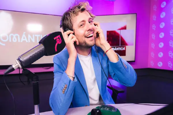 Joaquín Méndez  ,Radio Romántica 