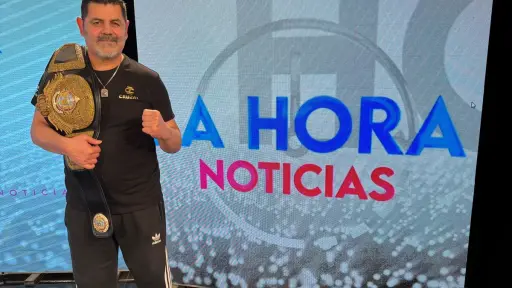 Carlos Cruzat, LA HORA 