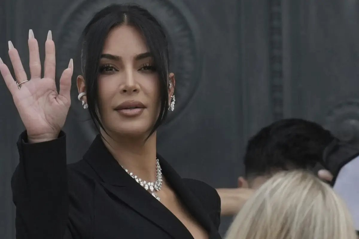 Kim Kardashian , France 24