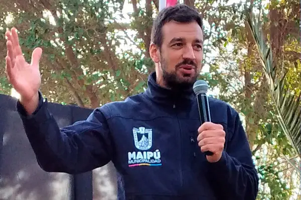 Tomás Vodanovic alcalde de Maipú ,red X