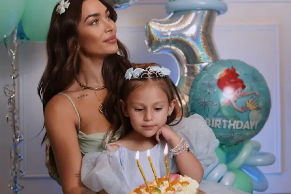 Lisandra Silva y su hija  ,Redes Sociales 