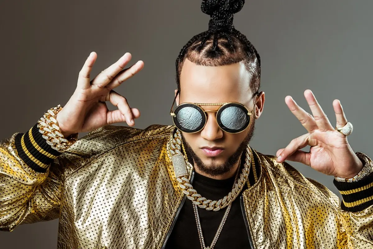 El Alfa, Redes sociales | Referencial