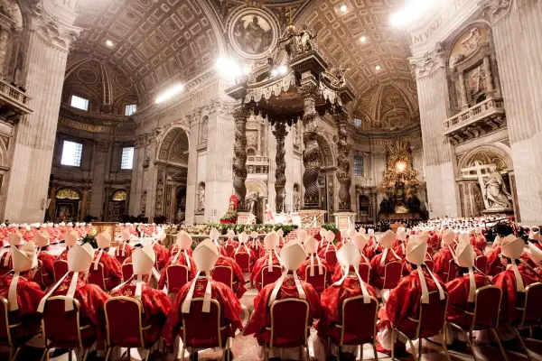 Lo cardenales del mundo eligen al nuevo Papa ,red X