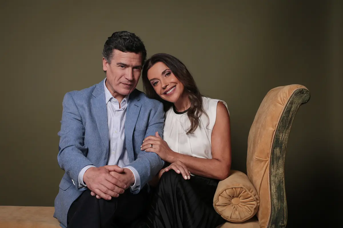 Julio Milostich y Carolina Arregui, Mega