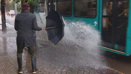 Días con lluvia complican el funcionamiento de la ciudad, Agencia Uno