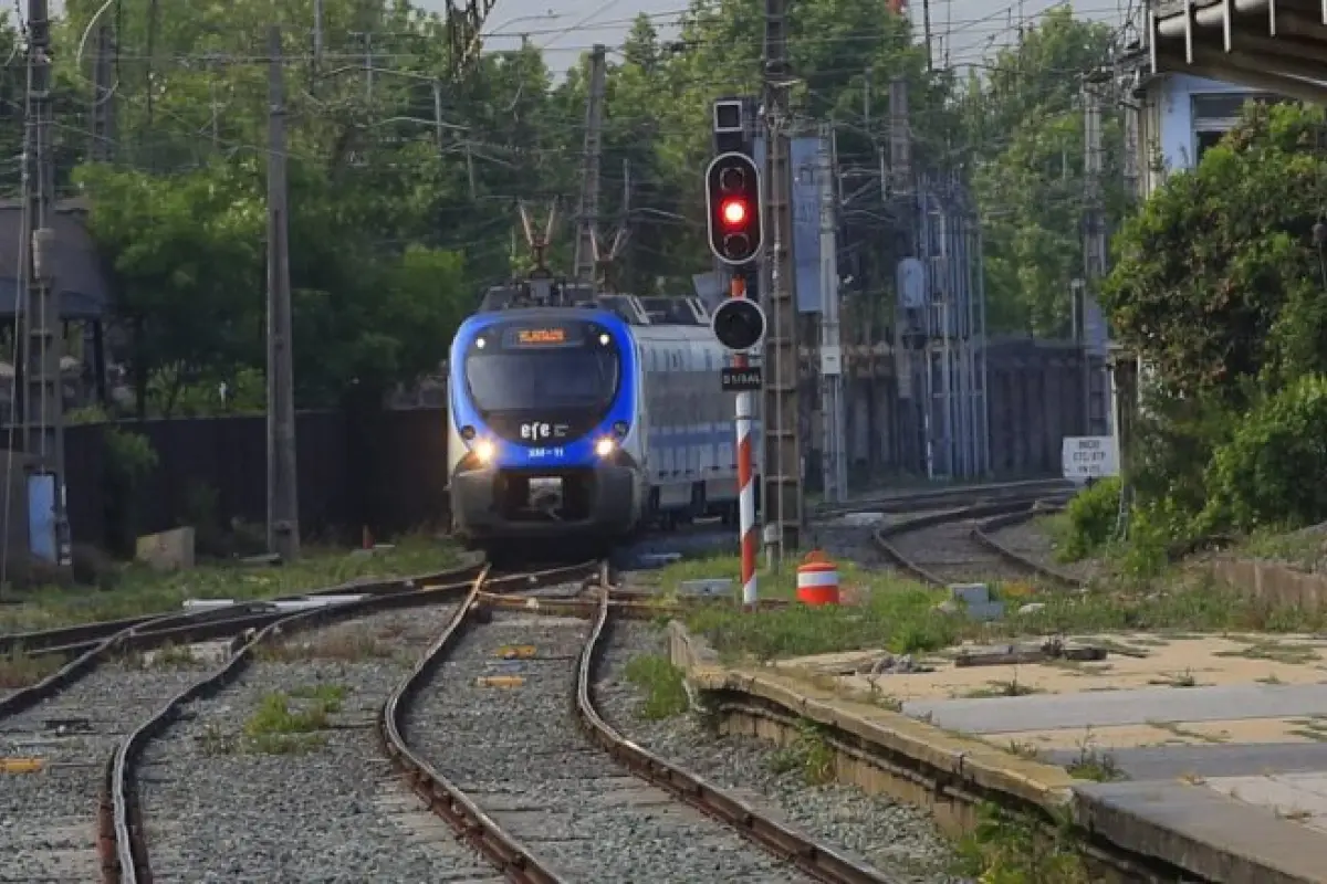 Joven fue atropellado por tren de pasajeros en San Carlos, Redes sociales | Referencial