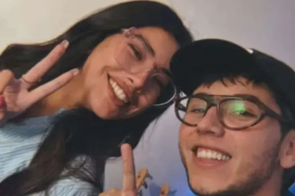 Eskarcita y Julitroz ,Redes sociales