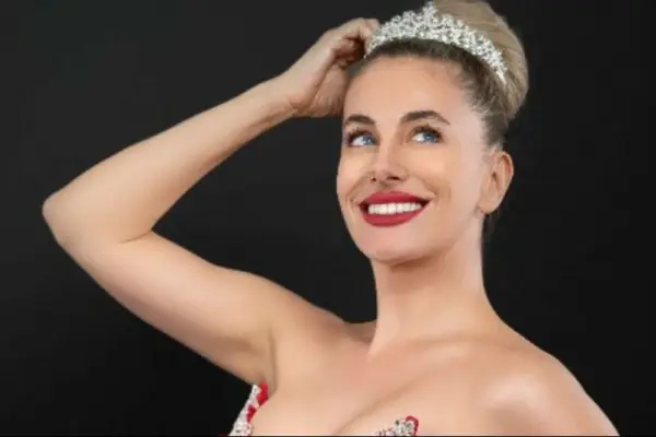 La primera sesión de Cata Palacios en modo Miss Universo ,Cata Palacios | Instagram