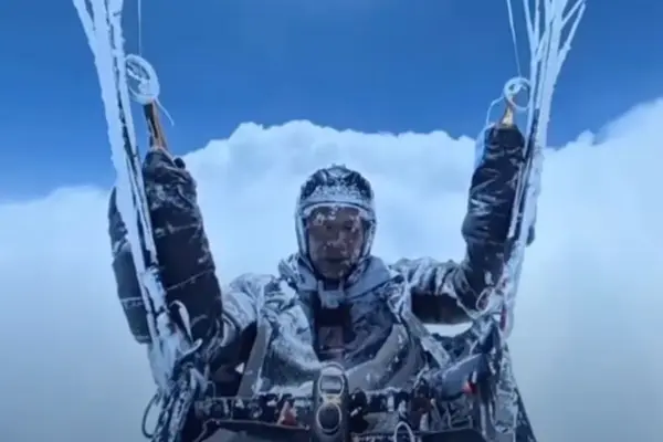 Parapentista Chino ,Captura del video