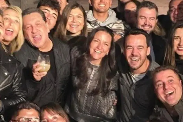 Andrea Arístegui pagando el piso con Eduardo de la Iglesia ,Instagram