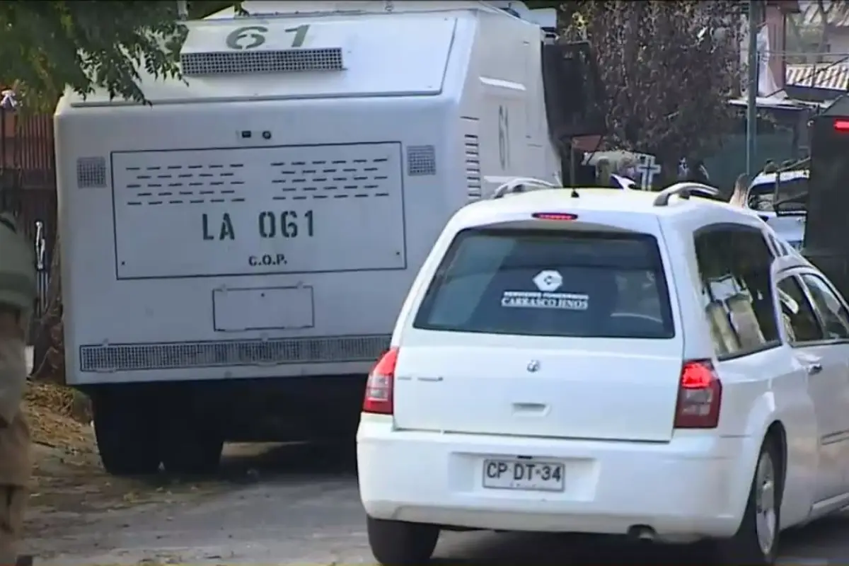 Funeral de alto riesgo , redes sociales 