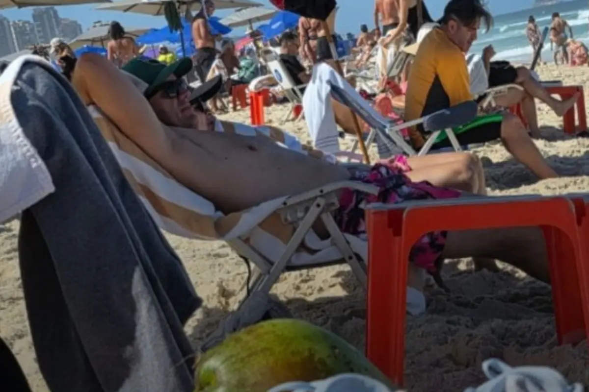 Michael Clark disfrutando de la playa, Instagram