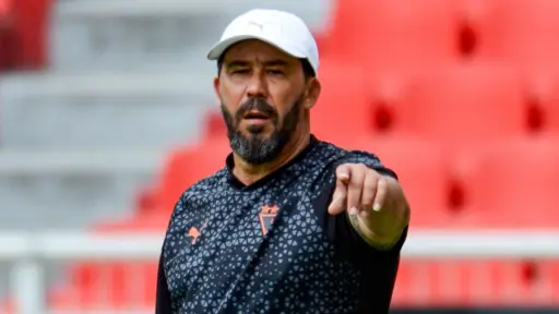 Pablo Vitamina Sánchez vuelve a sonar en Chile tras dejar Liga de Quito, https://www.elcomercio.com/deportes/futbol/vitamina-sanchez-dt-liga-quito-numeros-sudamericana.html