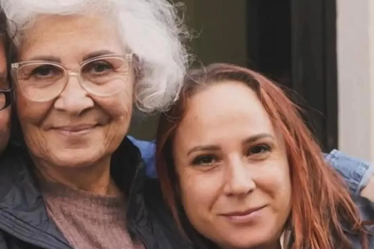 Teresita Reyes y su hija, Redes sociales