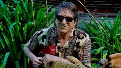 Julio Moura, guitarrista de Virus, Redes sociales | Referencial