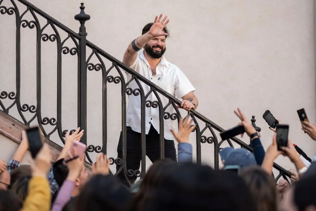 Boric recibió a los curiosos en La Moneda, Cedida