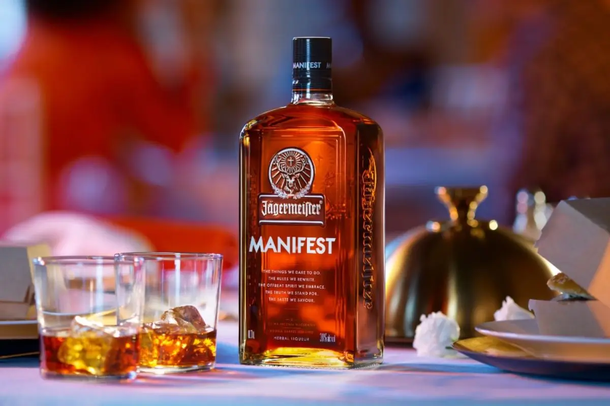 Así se sirve Jägermeister Manifest, Cedida