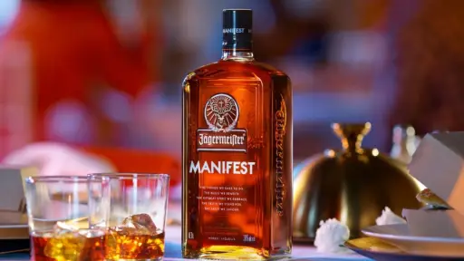 Así se sirve Jägermeister Manifest, Cedida
