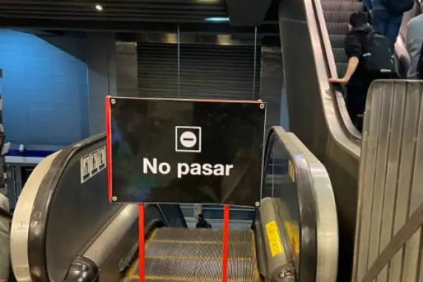 Escaleras del Metro de Santiago ,Redes Sociales