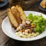 La nueva cocina chilena de bar: cuando el picoteo también es patrimonio, Cedida