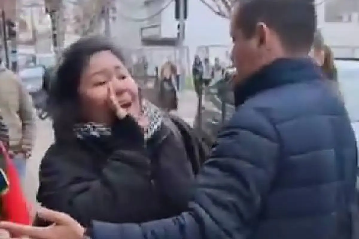 Desconocida contra Evelyn Matthei, Redes Sociales