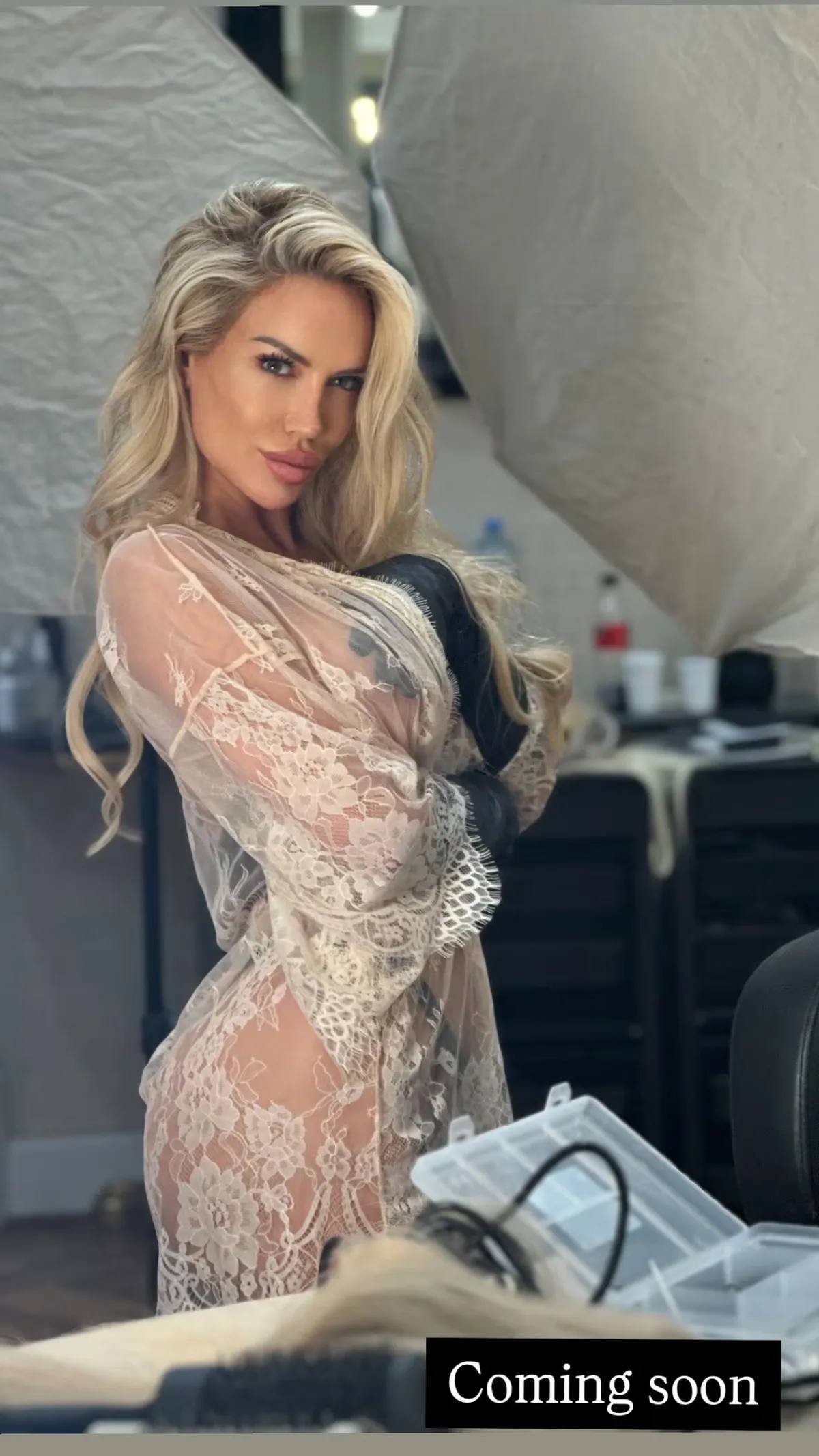 Luciana Salazar posando en lencería - Divas Play 