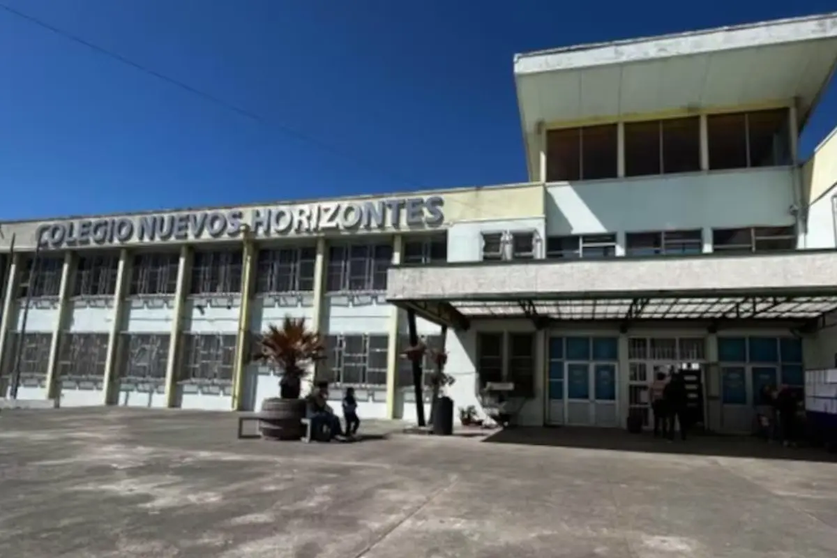 Tres alumnos terminaron heridos en medio de balacera, red X