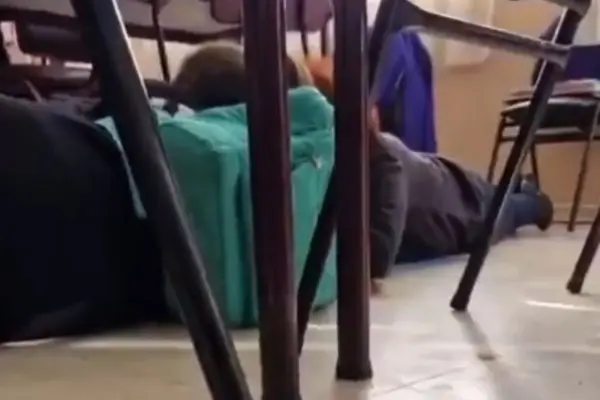 Balacera al interior en la sala de 3º Medio ,Captura