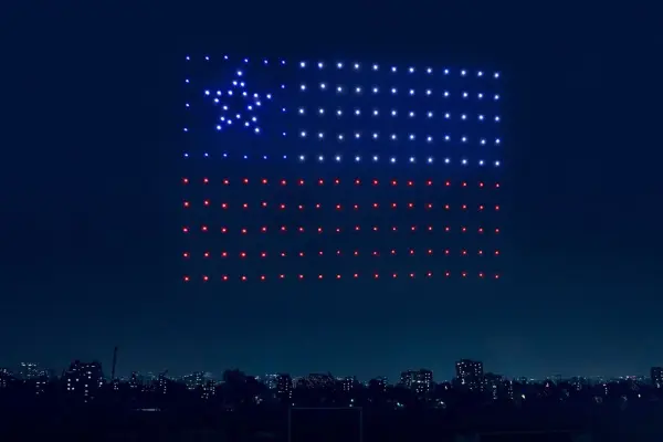 Espectacular show de drones en Providencia ,red X