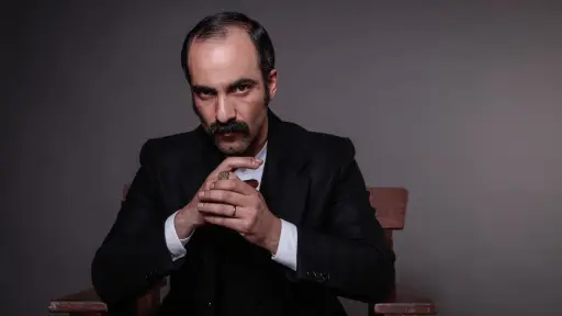 Gabriel Cañas como el Señor de la Querencia, Mega
