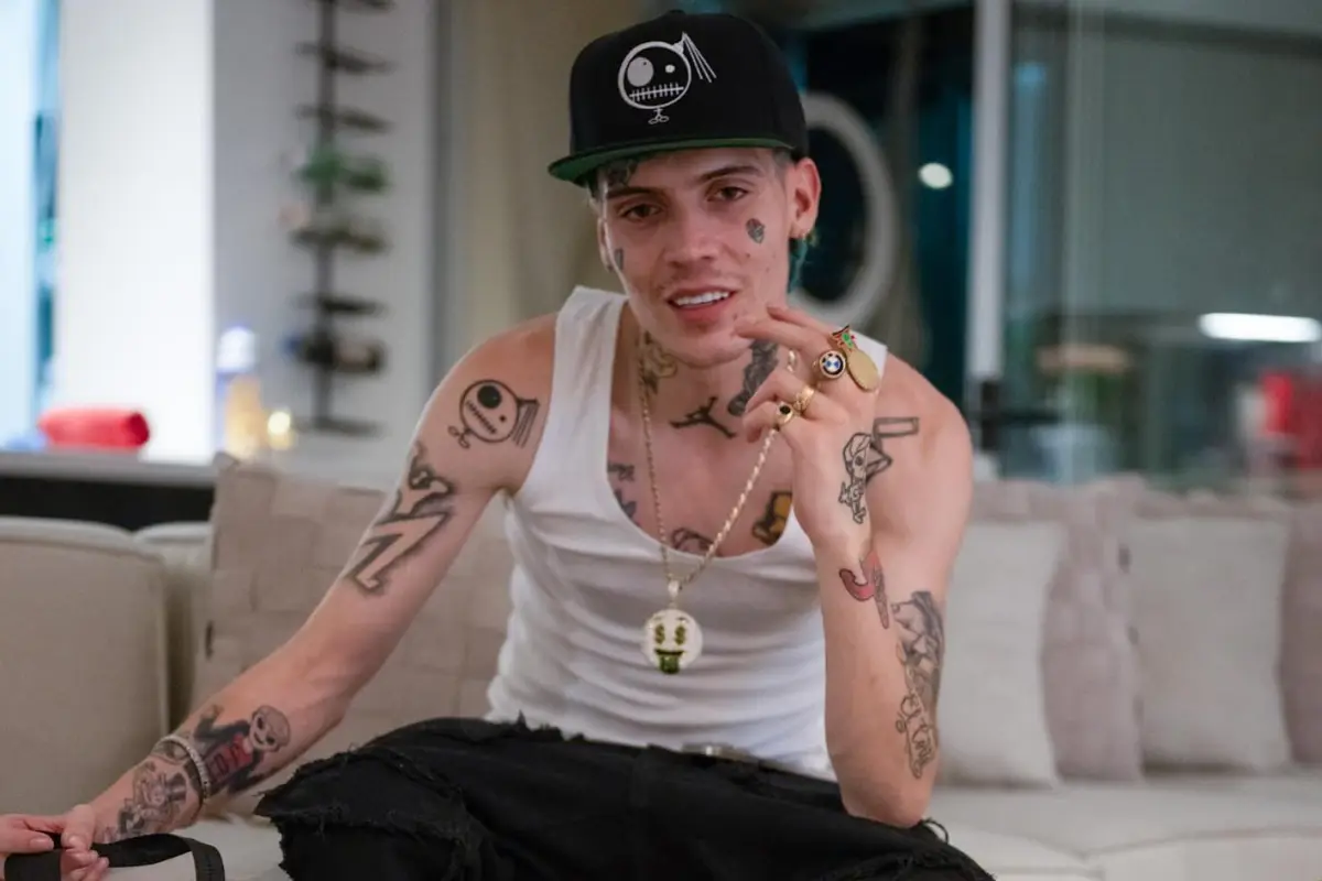 Marcianeke, Instagram