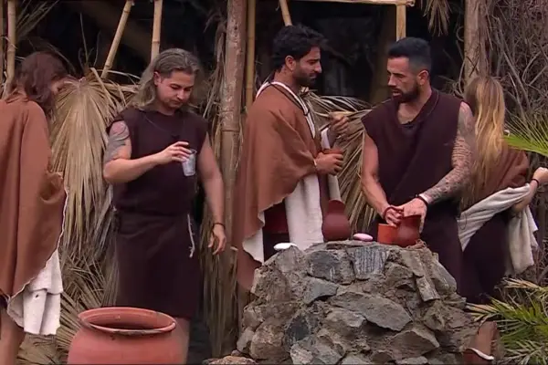 Princeso se lavó los dientes con su propia orina en Mundos Opuestos ,Canal 13