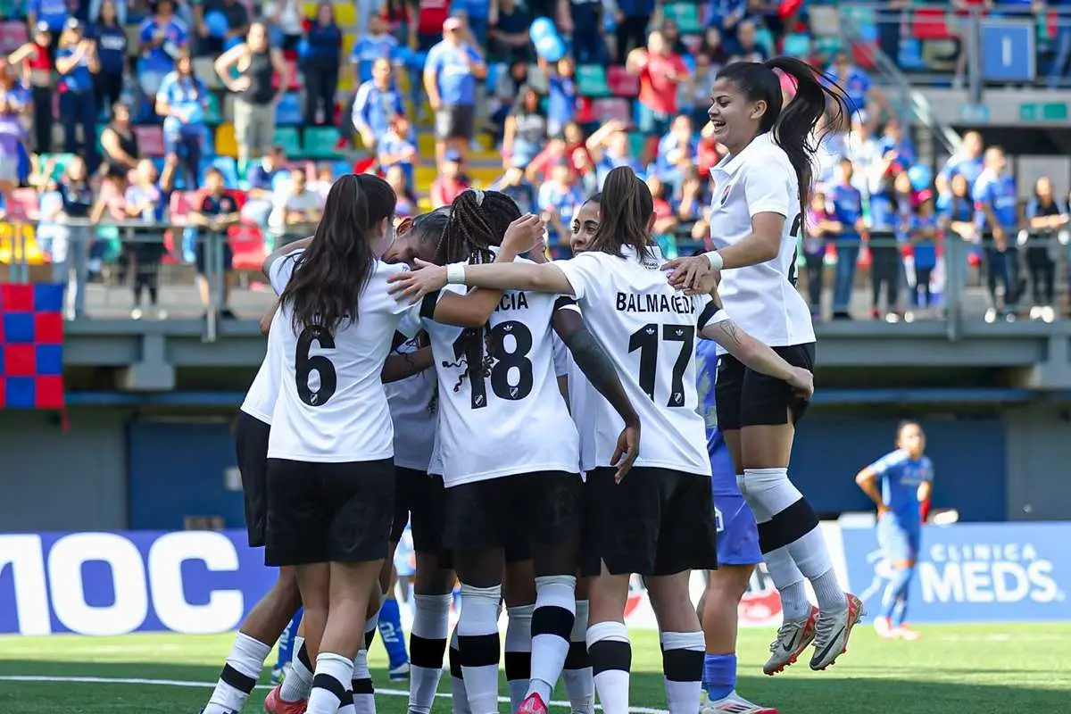 Colo Colo Femenino ante Universidad de Chile, Colo Colo