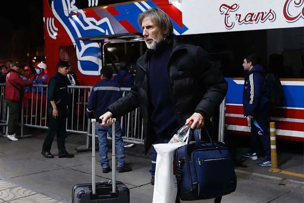 Ricardo Gareca tomó sus maletas, red X