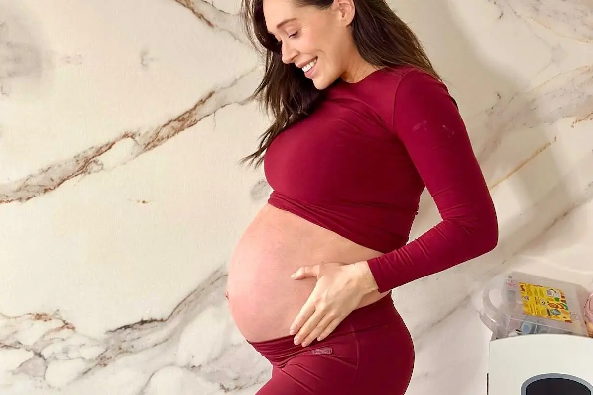 Vale Roth, Instagram