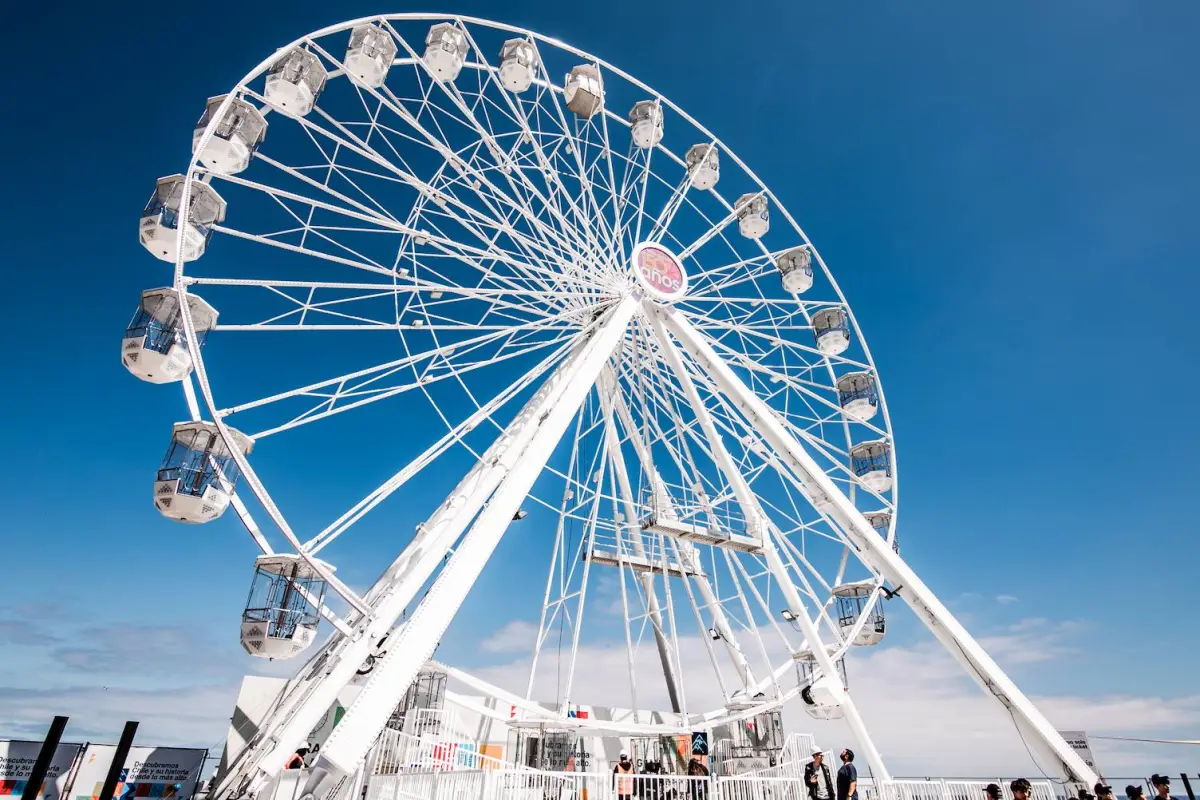La Gran Rueda llega a Santiago , Cedida