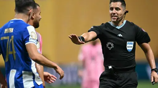 Cristián Garay dirigió el choque de Inter Miami y Porto, red X