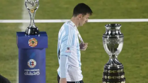 Lionel Messi miró la copa de lejos en el Nacional, Instagram