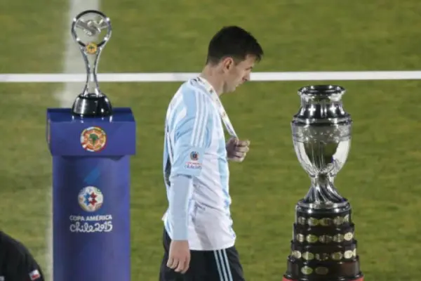 Lionel Messi miró la copa de lejos en el Nacional ,Instagram