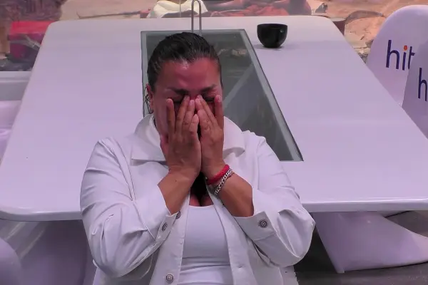Marlen Olivari emocionada hasta las lágrimas en ''Mundos Opuestos'' ,Cedida | Canal 13