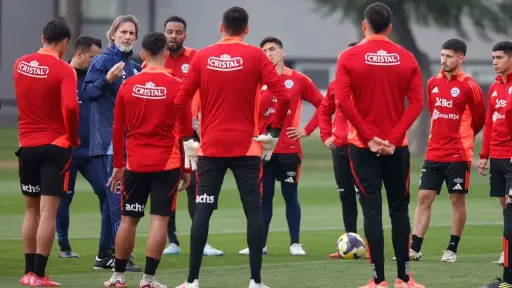 Ricardo Gareca sufre para armar un equipo competitivo, red X